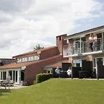 Strandhotel Klinten 3* 勒兹维