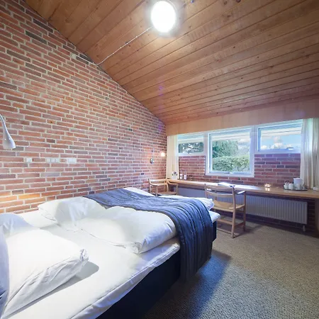 Strandhotel Klinten 勒兹维