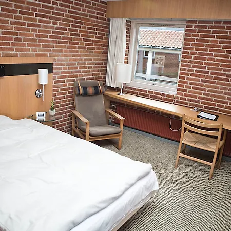 Strandhotel Klinten 호텔 3*