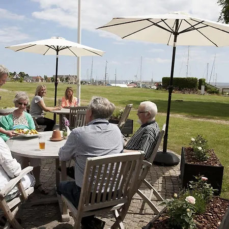 酒店 Strandhotel Klinten 3*