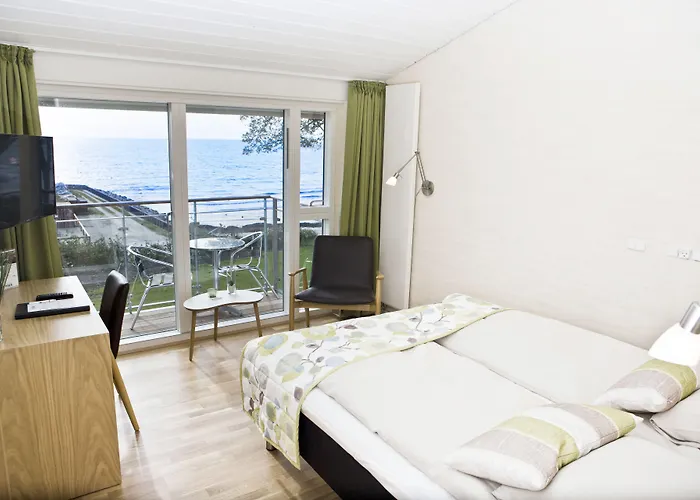 Strandhotel Klinten 酒店 勒兹维