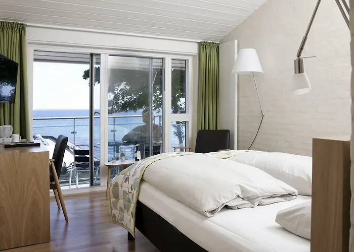 Strandhotel Klinten 勒兹维