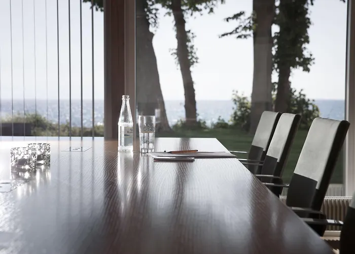 Strandhotel Klinten 酒店 勒兹维