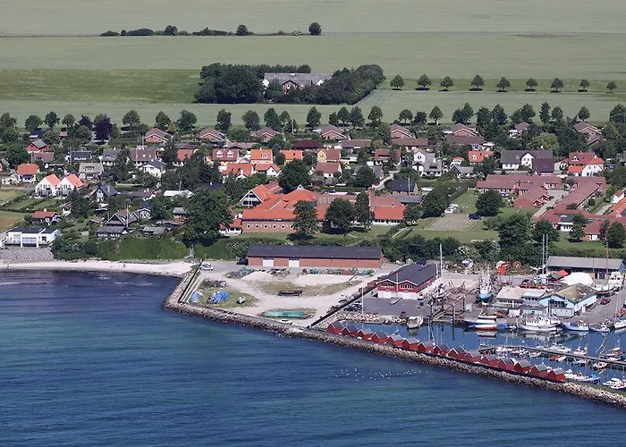 Strandhotel Klinten 勒兹维